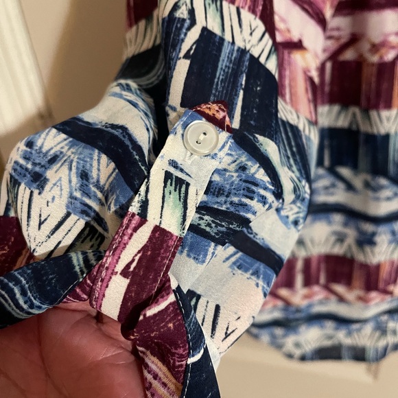 Alfred Dunner Beautiful Multicolor Button-up Long sleeved Blouse - Picture 4 of 4